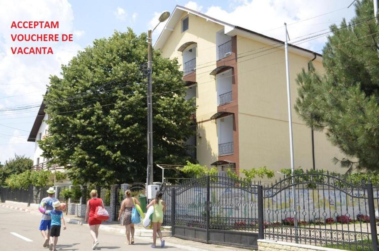 Vila Cu Livada Costinesti Esterno foto